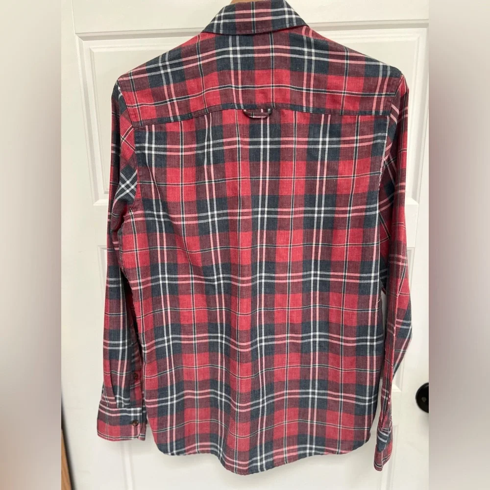 Thread & Cloth - Picture 2 of 3